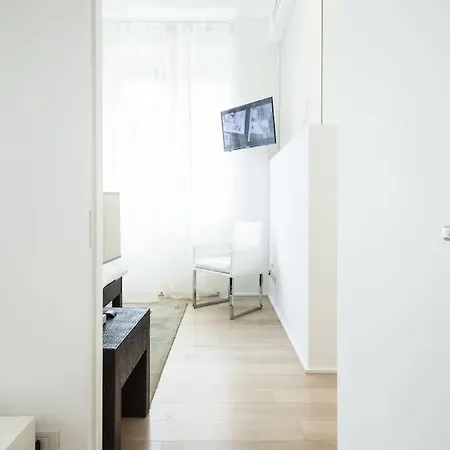 Charming Home Near Duomo Milan Exterior photo